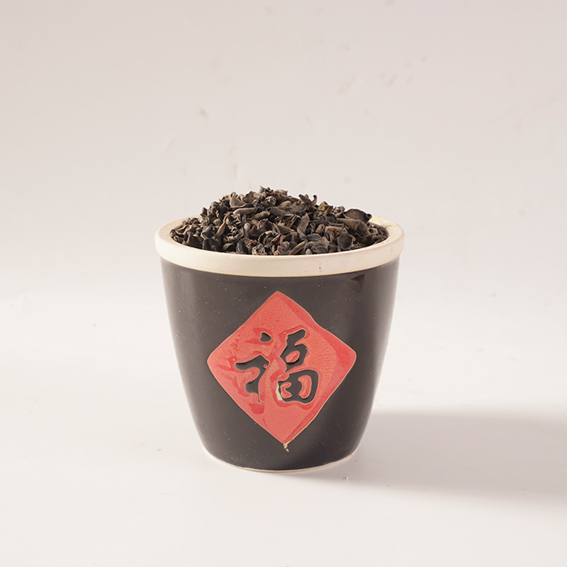 Kiszáradt fekete gomba Kiszáradt fekete gomba